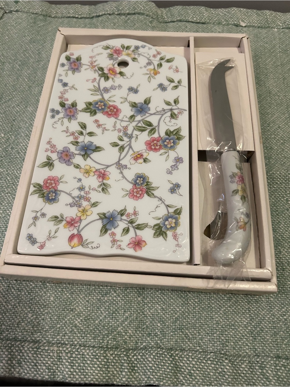 New Andrea by Sadek fine china cheese tray with knife made in Japan